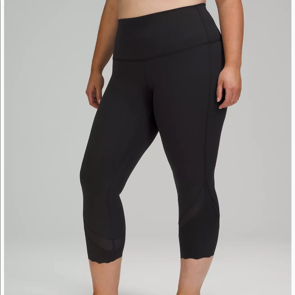 🍋Lululemon Wunder Under Scalloped Hem 23”